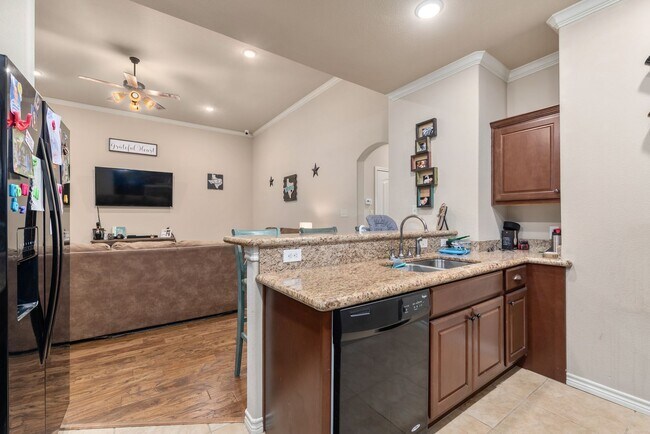 Foto del edificio - Available July 2026! 3/3.5 Mediterranean S...