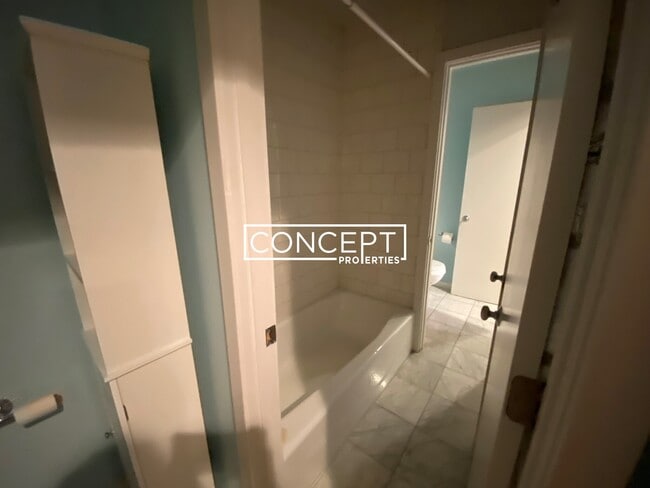 Building Photo - 1661 Washington St