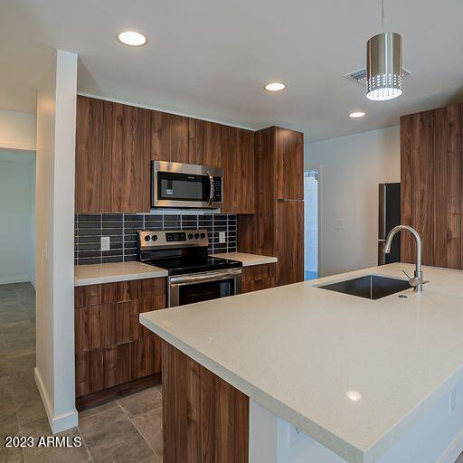 Building Photo - 6227 N 13th Pl