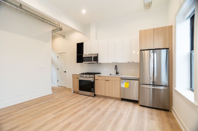 Foto del edificio - 2256 N Sawyer Ave