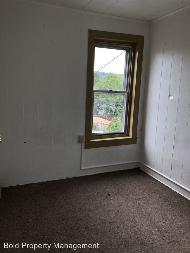 Foto del edificio - 4 br, 1 bath House - 663 Gordon St.