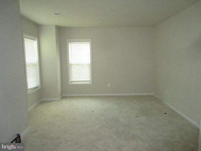 Foto del edificio - 3463 Watershed Blvd