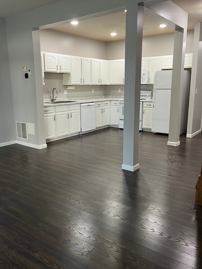 Foto del edificio - 4020 Gentry Ln