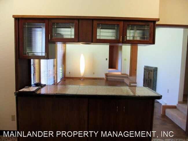 Building Photo - 3 br, 2.5 bath House - 28 MONTICELLO DR