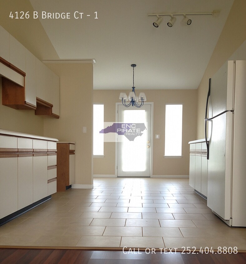 Foto del edificio - 4126B Bridge Ct