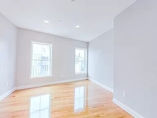 Building Photo - 15 Dana Ave
