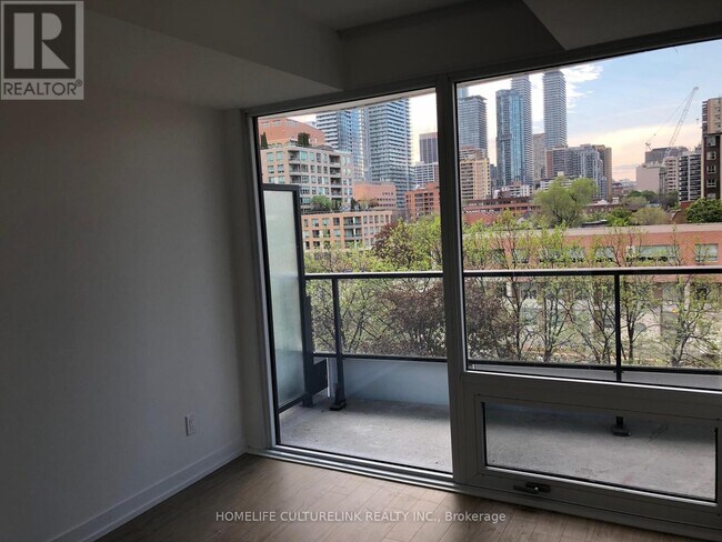 Photo du bâtiment - 85 Wood St