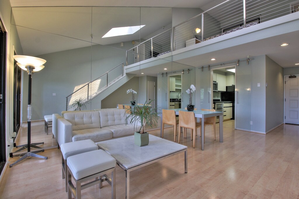 Foto principal - 724 Oak Grove Ave