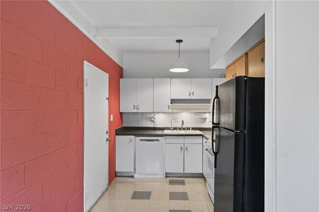 Foto del edificio - 1305 E Phillips Ave