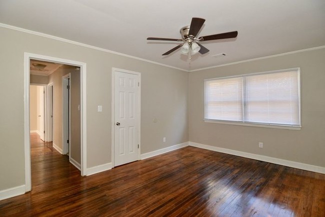 Building Photo - 3BR/1BA - Total Electric - Section 8 OK!
