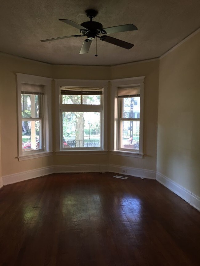 Foto del edificio - 5715 W Huron St