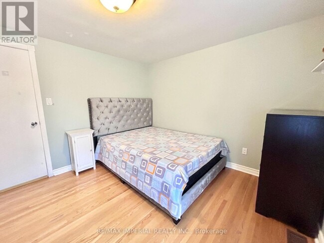 Building Photo - 16 Gloxinia Crescent
