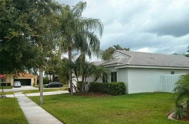 Foto del edificio - 2033 NW 178th Way