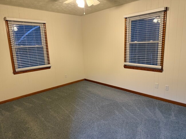 Building Photo - 68 Webb Cove Rd