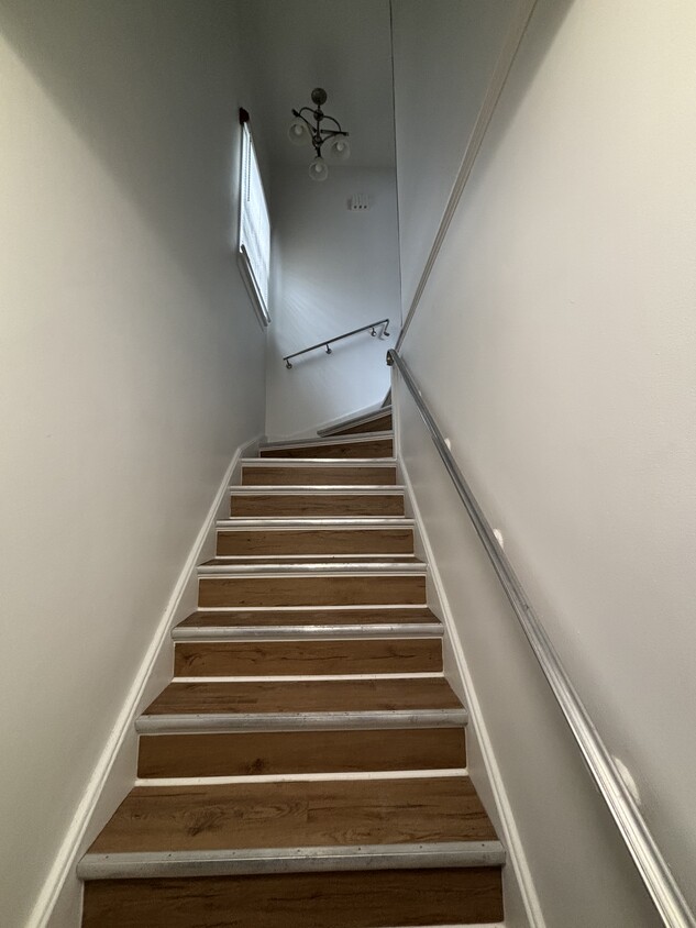 Primary Photo - 589 Bramhall Ave