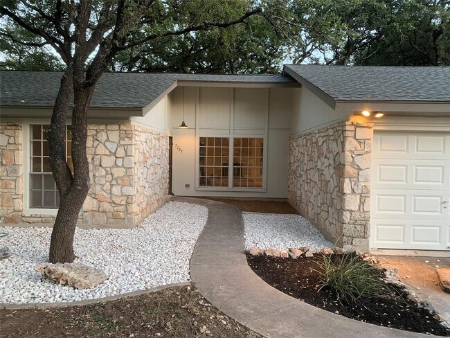 Building Photo - 7105 N Sioux Trail
