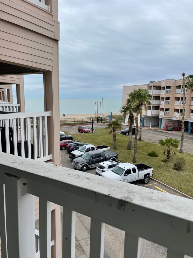 Primary Photo - 3938 Surfside Blvd