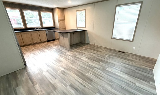 Building Photo - 49635 Au Lac Dr E