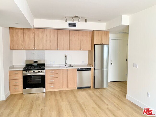 Foto del edificio - 1822 Overland Ave