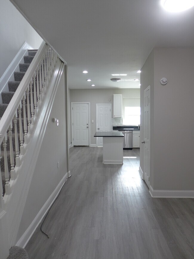 Foto del edificio - 619 McKewin Ave