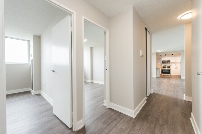 Photo du bâtiment - Two Ten Apartments