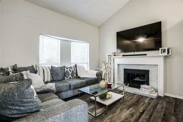 Foto del edificio - 1631 Thomaswood Ln