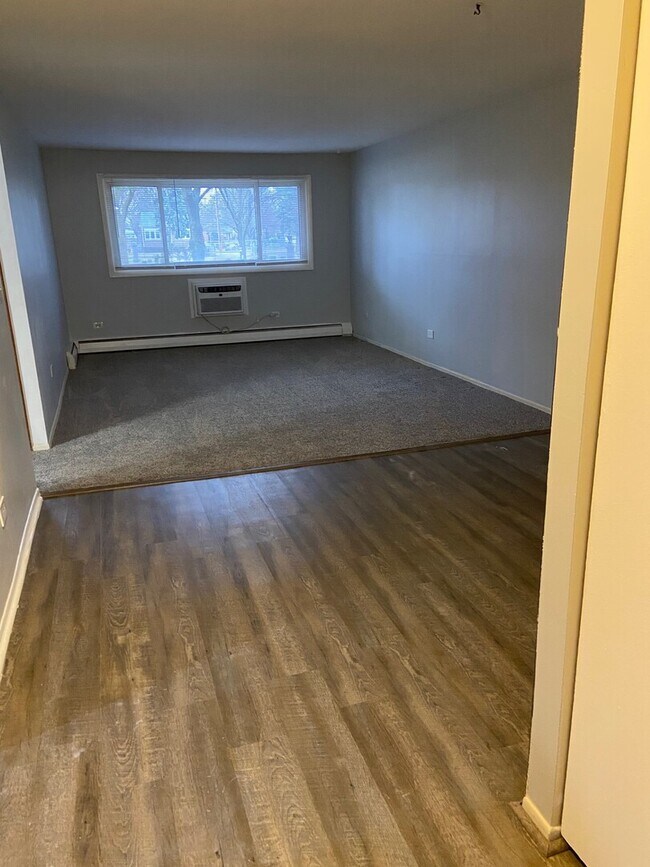 Foto del edificio - 8541 Lotus Ave