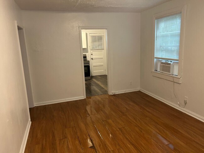 Foto del edificio - 3730 Lehigh St