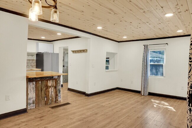 Foto del edificio - $1,495.00, 1-bed, 1-bath newly renovated l...