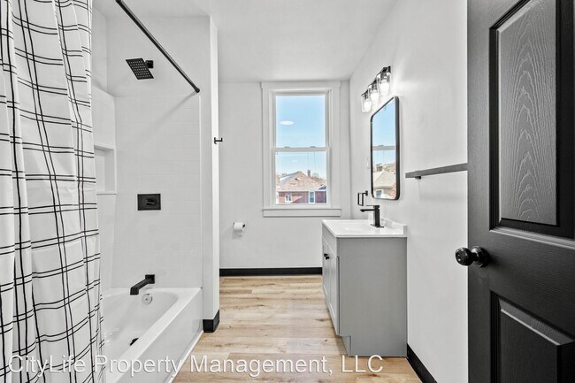 Foto del edificio - 3 br, 2 bath House - 813 9th Avenue