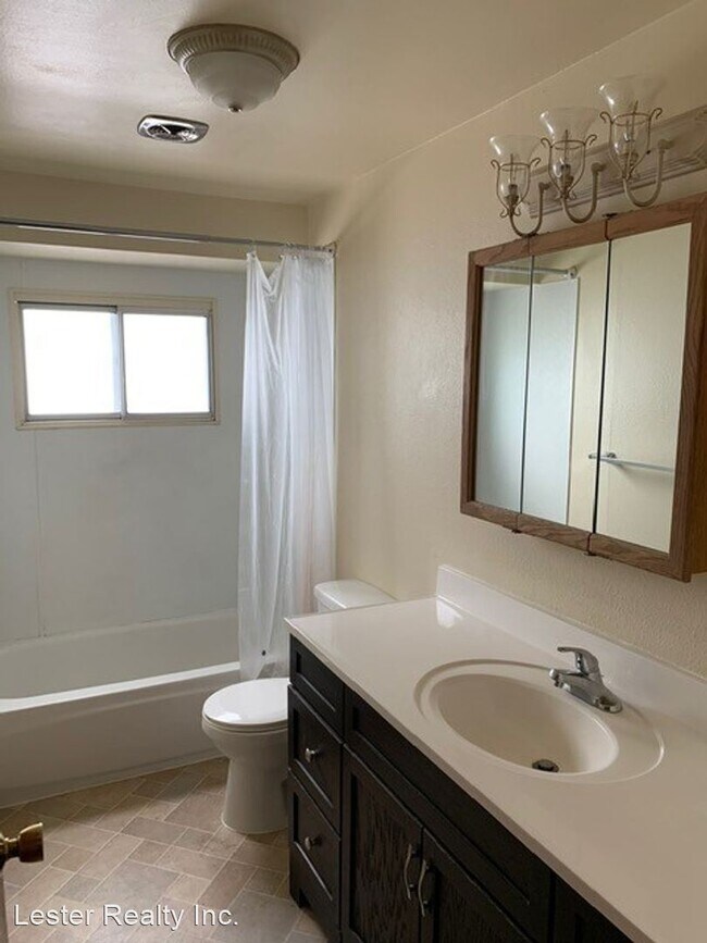Foto del edificio - 3 br, 2 bath House - 2318 California Ave.