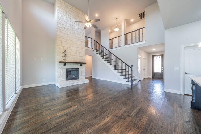 Building Photo - 9489 Autumn Glen Dr