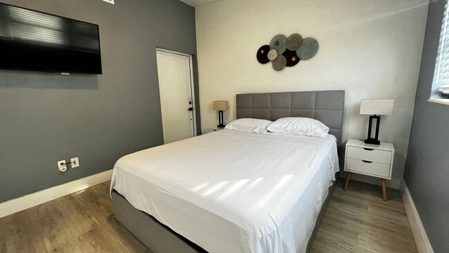 Foto del edificio - 7502 Lakeside Blvd