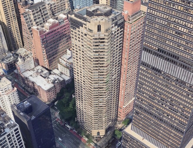 Building Photo - 240 E 47th St