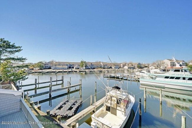 Building Photo - 50 Bay Point Harbour