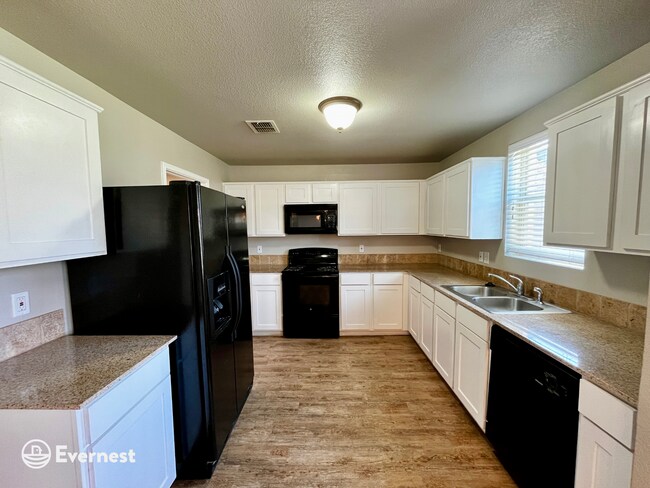 Foto del edificio - 4 Bed & 2.5 Bath House in Arlington / Pet-...