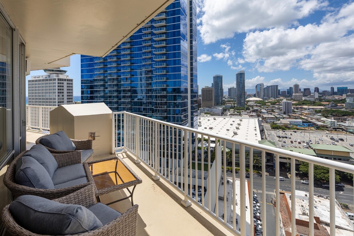 Photo - 750 Amana St (Honolulu, HI)