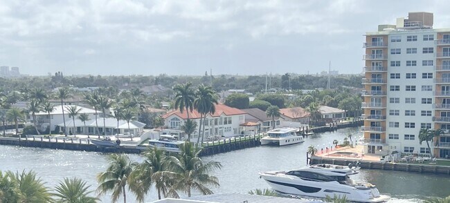 Foto del edificio - 3020 NE 32nd Ave