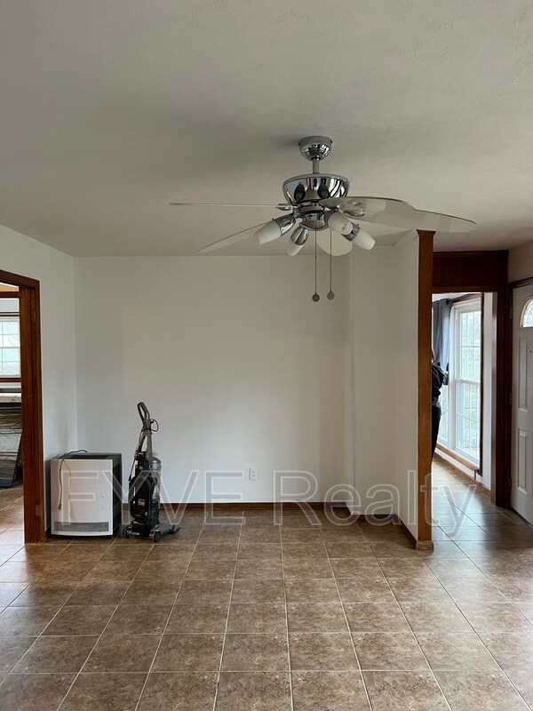 Building Photo - 4404 Tynemouth Dr