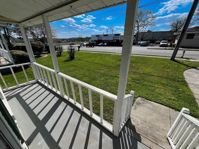 Foto del edificio - Cute 3 bedroom, 2 bathroom home in Greensboro