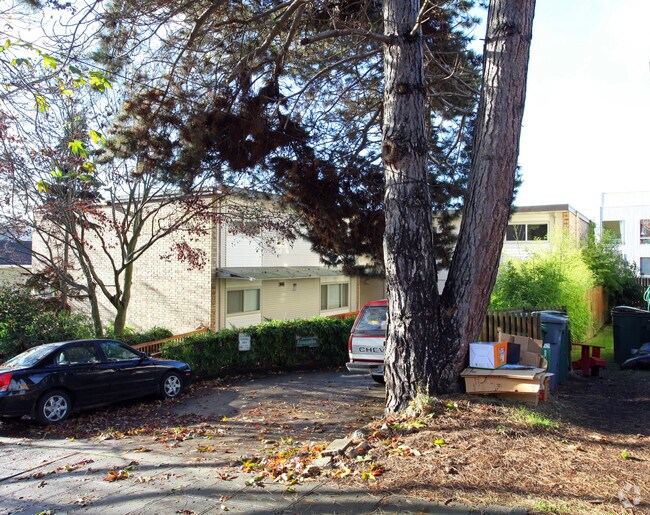 Foto del edificio - 3817 Evanston Ave N