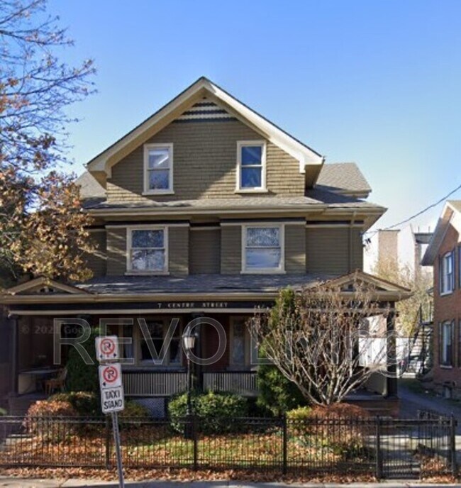 Photo du bâtiment - 7 Centre St