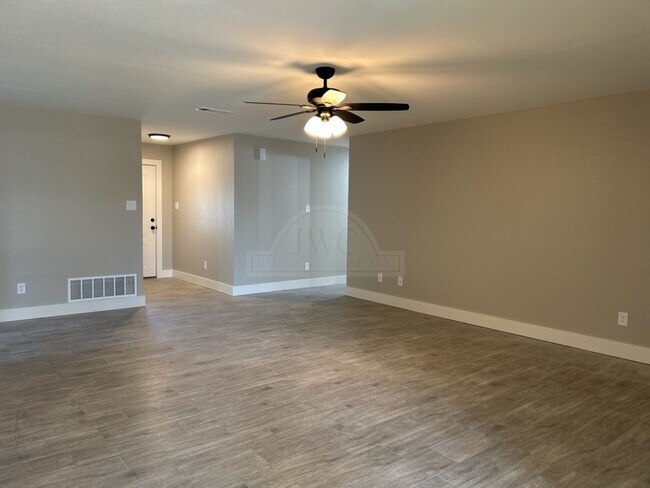 Foto del edificio - 316 Timber Ridge Dr