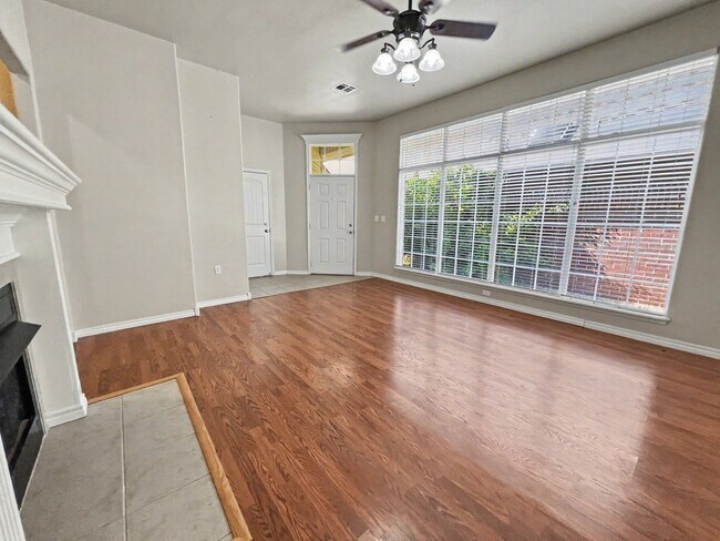 Foto del edificio - 1212 Jeannie Ln