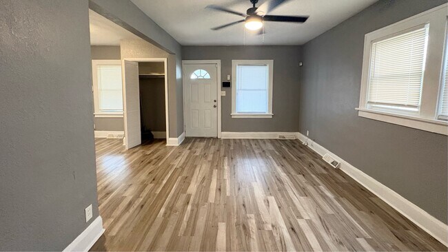 Foto del edificio - 3712 Upton Ave