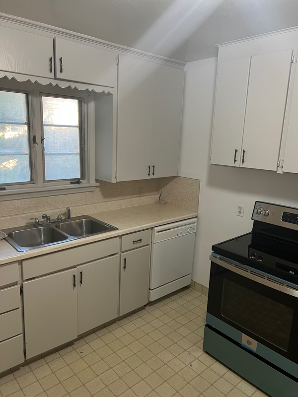 Building Photo - 641 S 38th St
