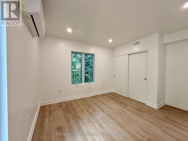 Building Photo - 48 Bradgate Rd