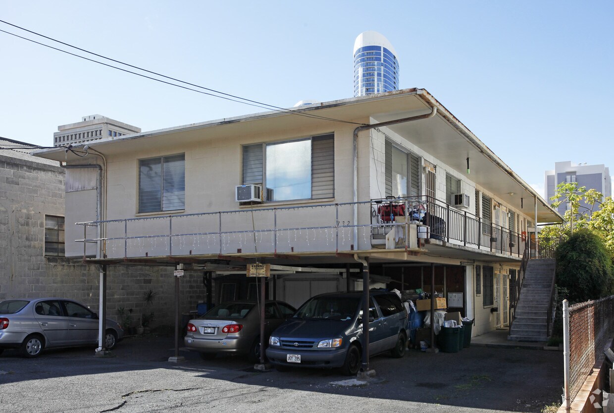 Primary Photo - 732 Cedar St