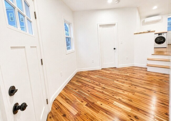 Building Photo - 303 Carter St