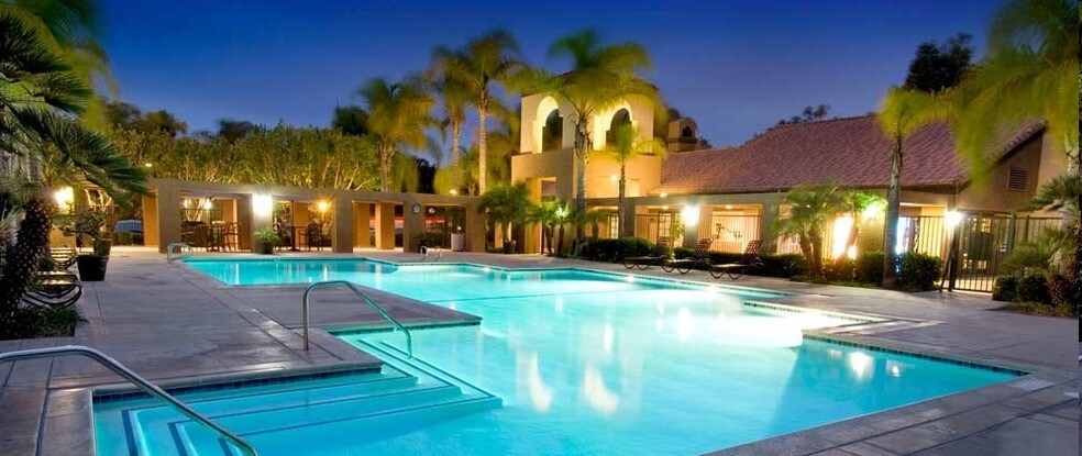 Aliso Town Center Apartment Homes Rentals Laguna Hills